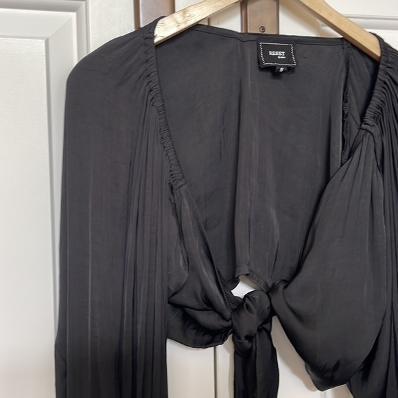 CROPPED BLOUSE - Picture 2 of 2